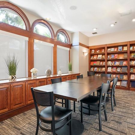 Chase Suites Brea-Fullerton - North Orange County Bagian luar foto