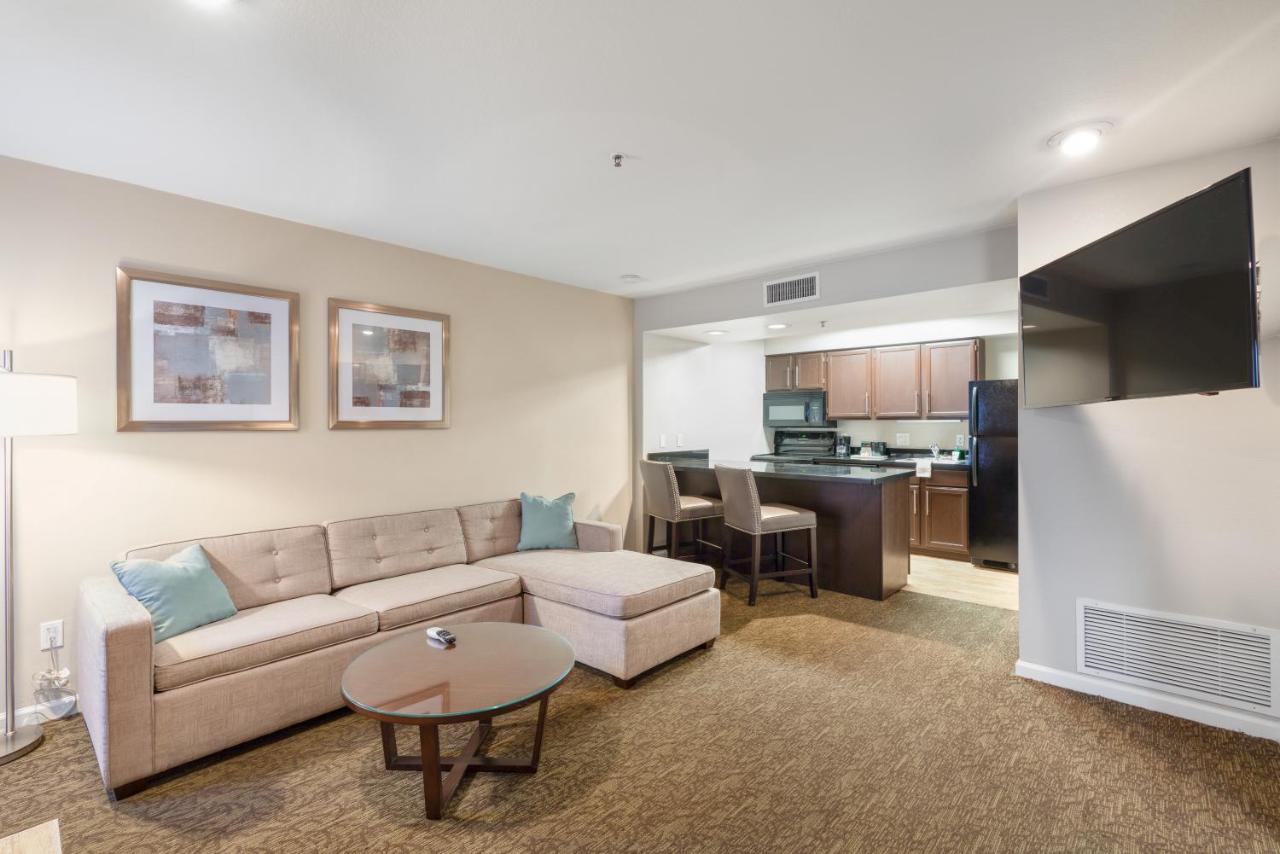 Chase Suites Brea-Fullerton - North Orange County Bagian luar foto