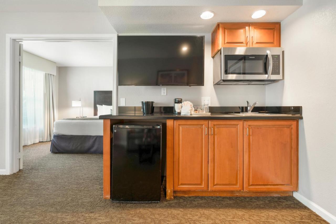 Chase Suites Brea-Fullerton - North Orange County Bagian luar foto