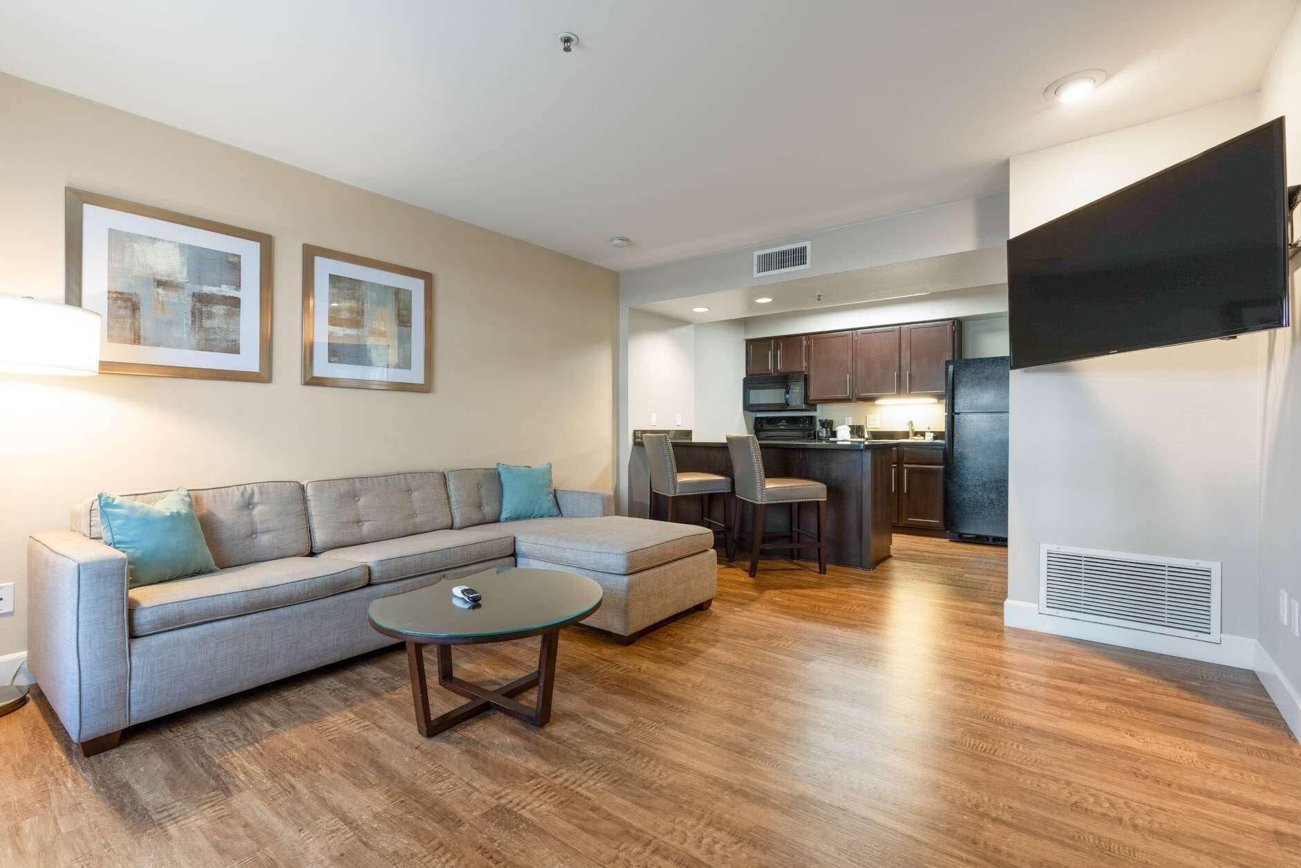 Chase Suites Brea-Fullerton - North Orange County Bagian luar foto
