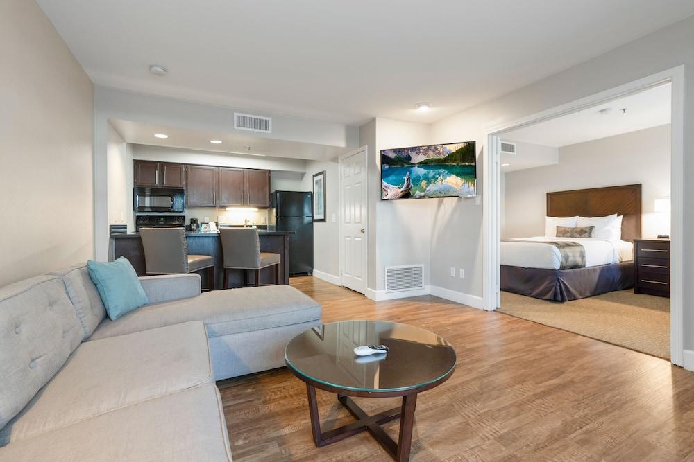 Chase Suites Brea-Fullerton - North Orange County Bagian luar foto
