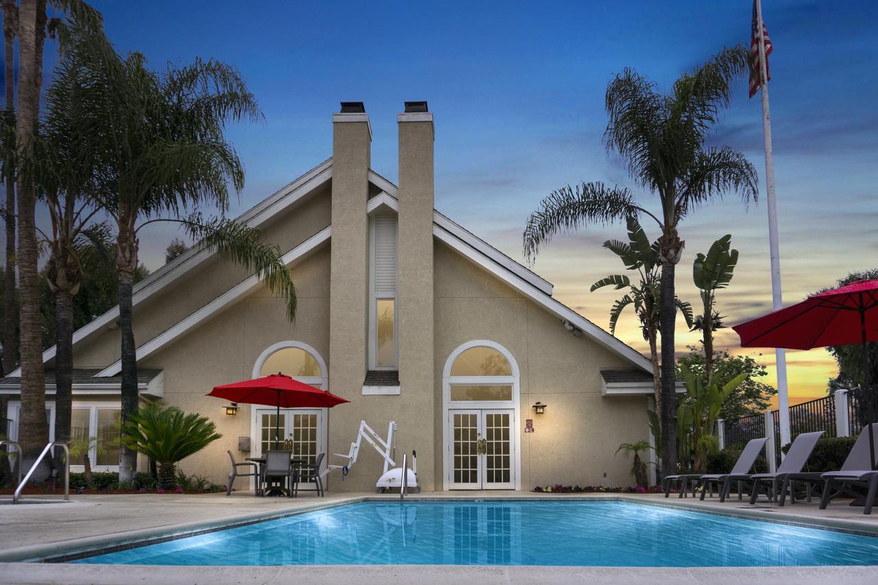 Chase Suites Brea-Fullerton - North Orange County Bagian luar foto