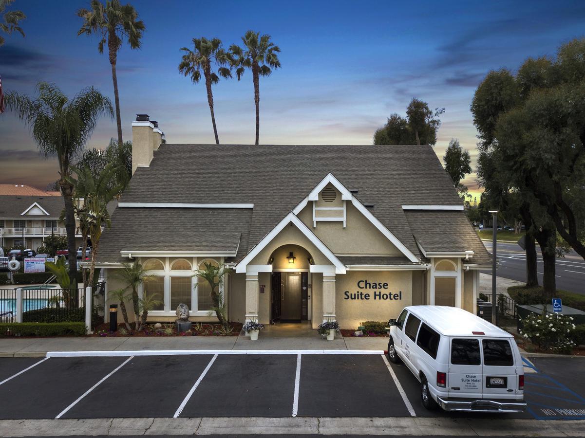 Chase Suites Brea-Fullerton - North Orange County Bagian luar foto